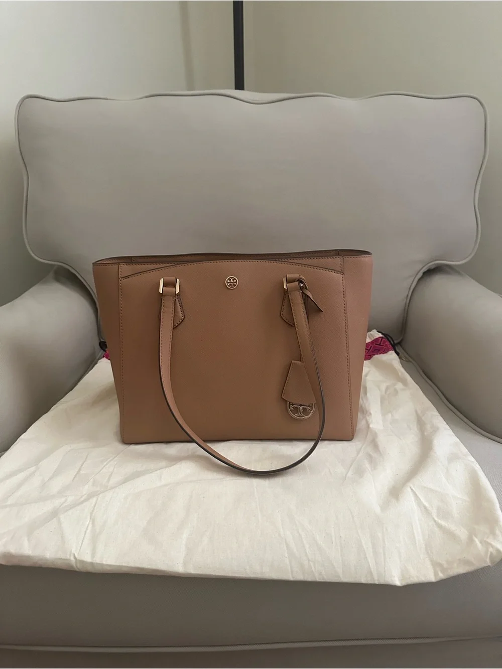 Tory Burch Robinson Leather Tote in Cardamom